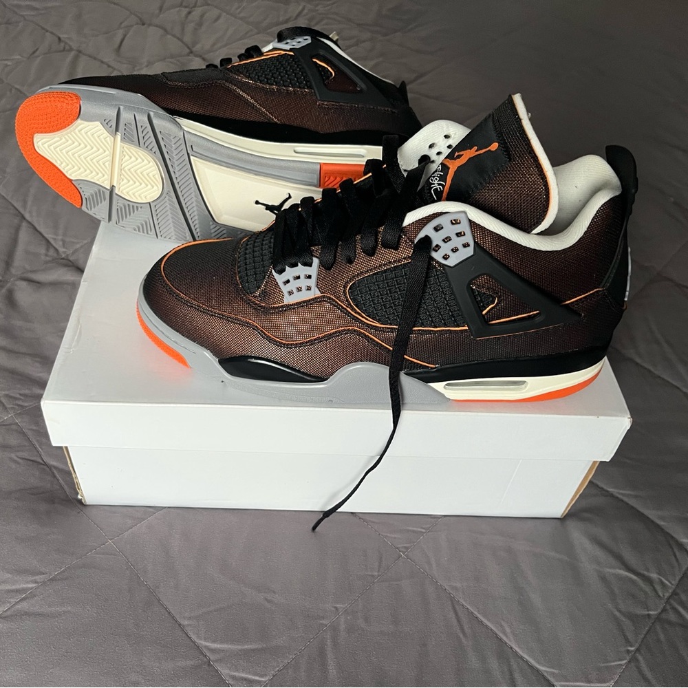 Air Jordan 4 Retro SE (Black-Starfish) [SOLD]